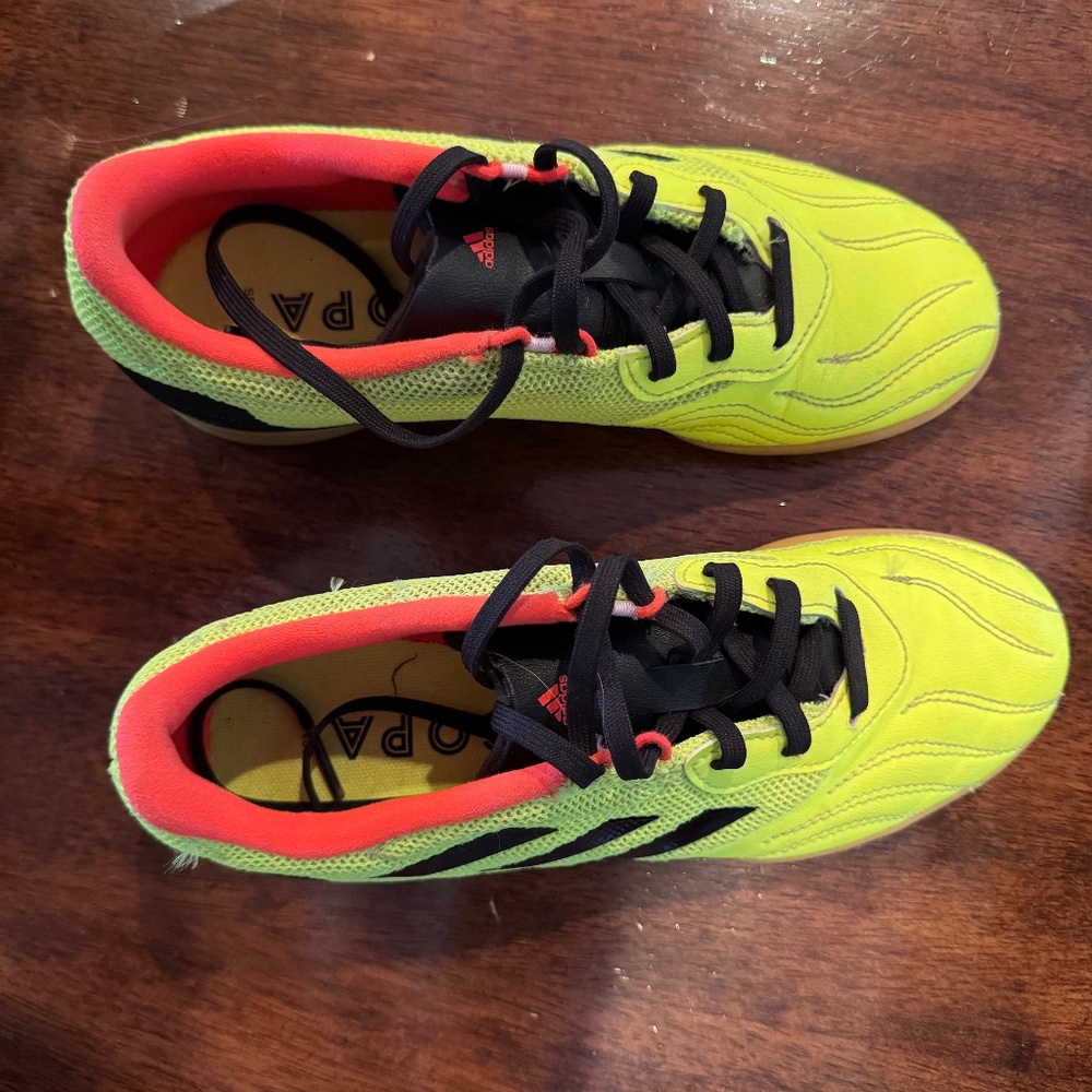 Adidas Size 5 Indoor Soccer Shoes